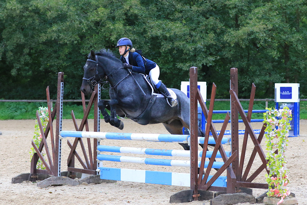 Equestrian Team Through to the NSEA Nationals | Bede's News story