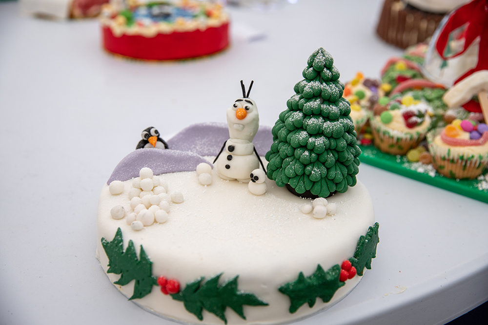 Retro Christmas Cake Decorations Set (6 Pieces) : Amazon.co.uk: Home &  Kitchen