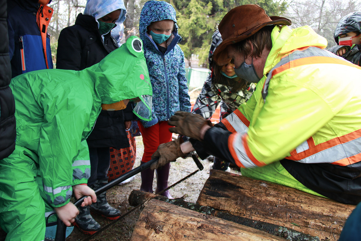 Gatewood scholars learn the science behind brewing maple syrup