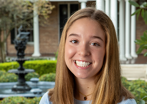 Caroline Evans named Valedictorian of the Class of 2021 | News Details