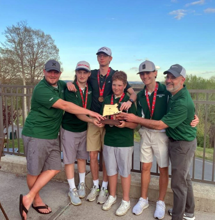 Pioneers Celebrate a Winning Round | News Details - Eagle Hill School ...