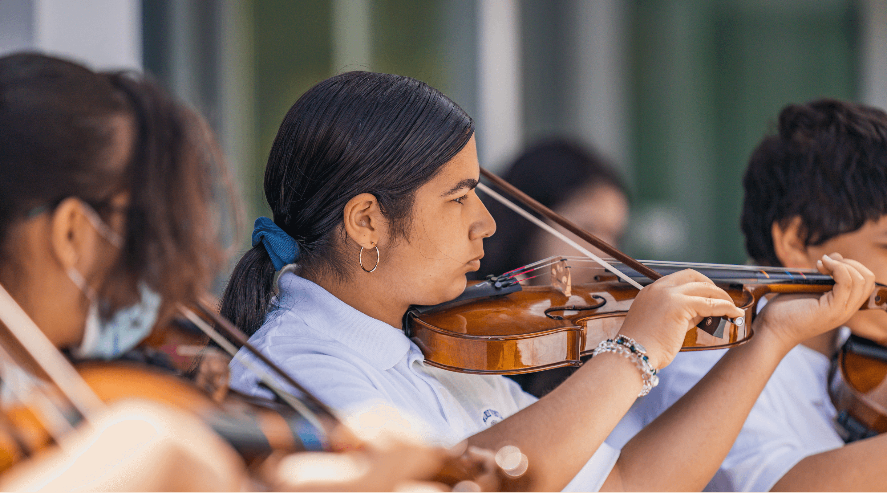Students playing Violin  
