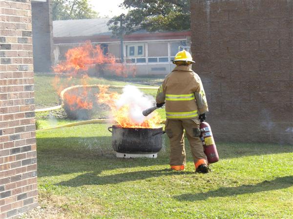 PS Fire Extinguisher Training 10/3/19 Photo 2