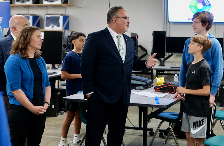 This Just Happened: Us Education Secretary'S Louisiana Initiative. - p6ioang