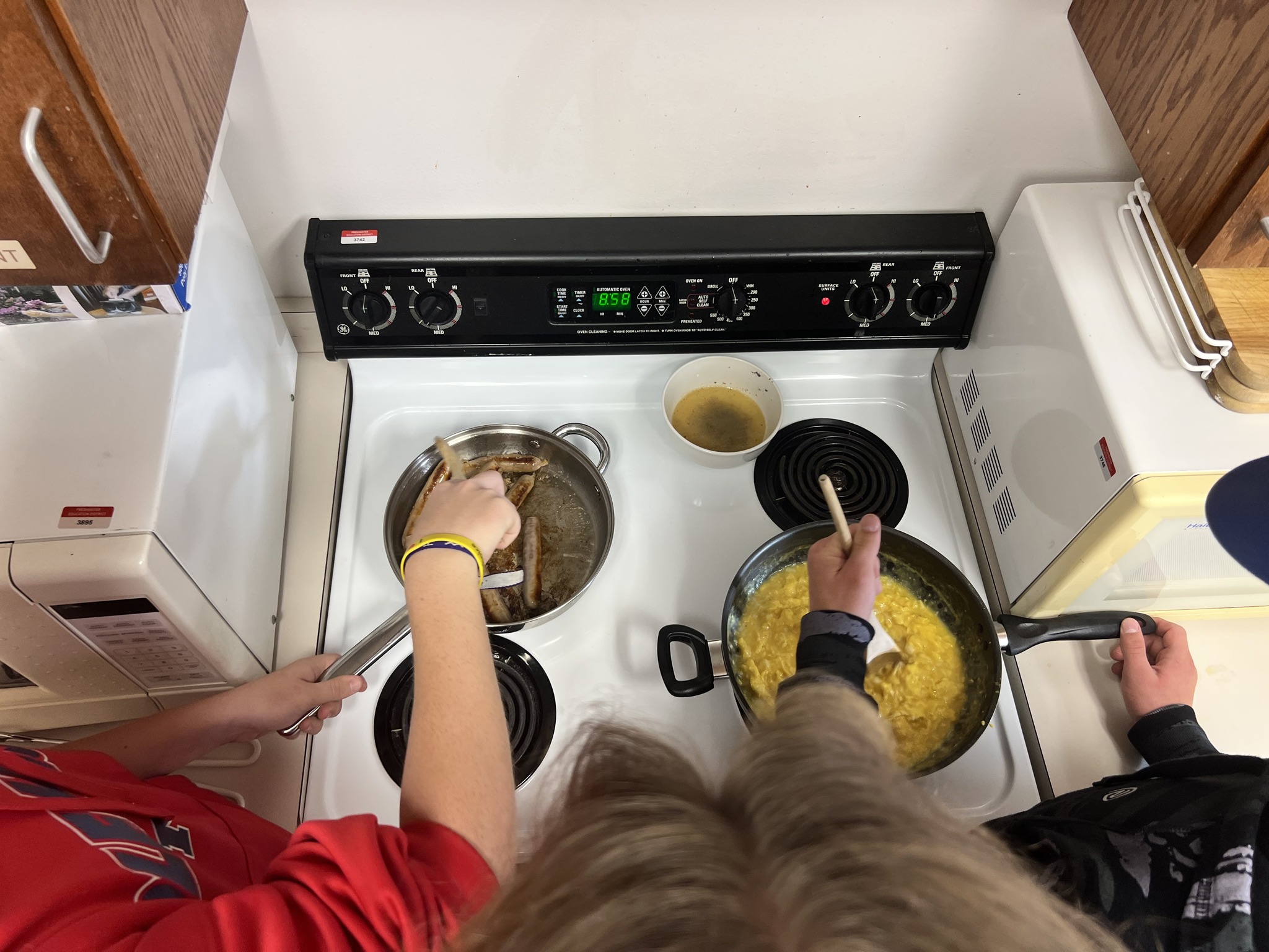 Students making breakfast