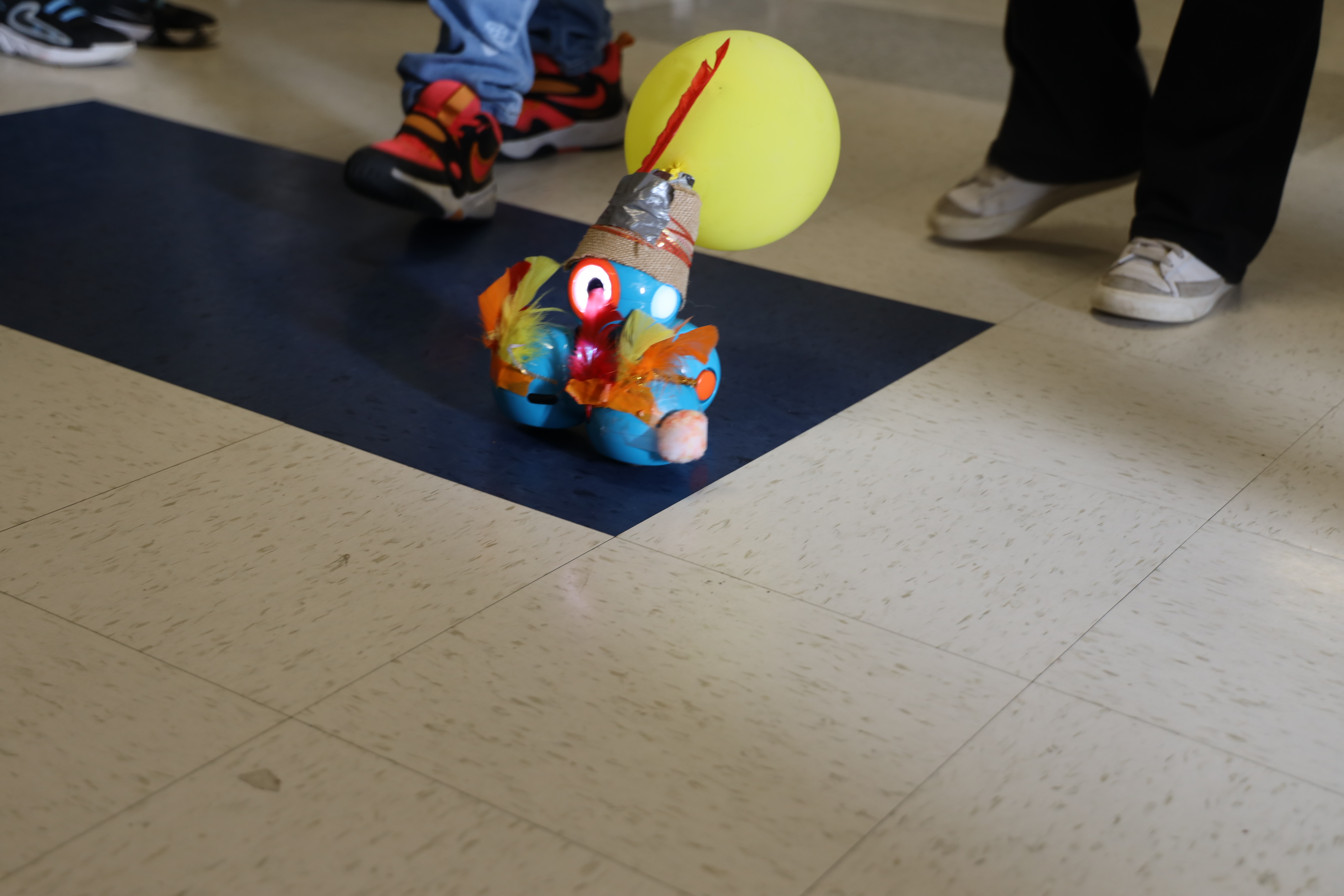 Elementary students show off robot floats in Dash parade | Default Post ...