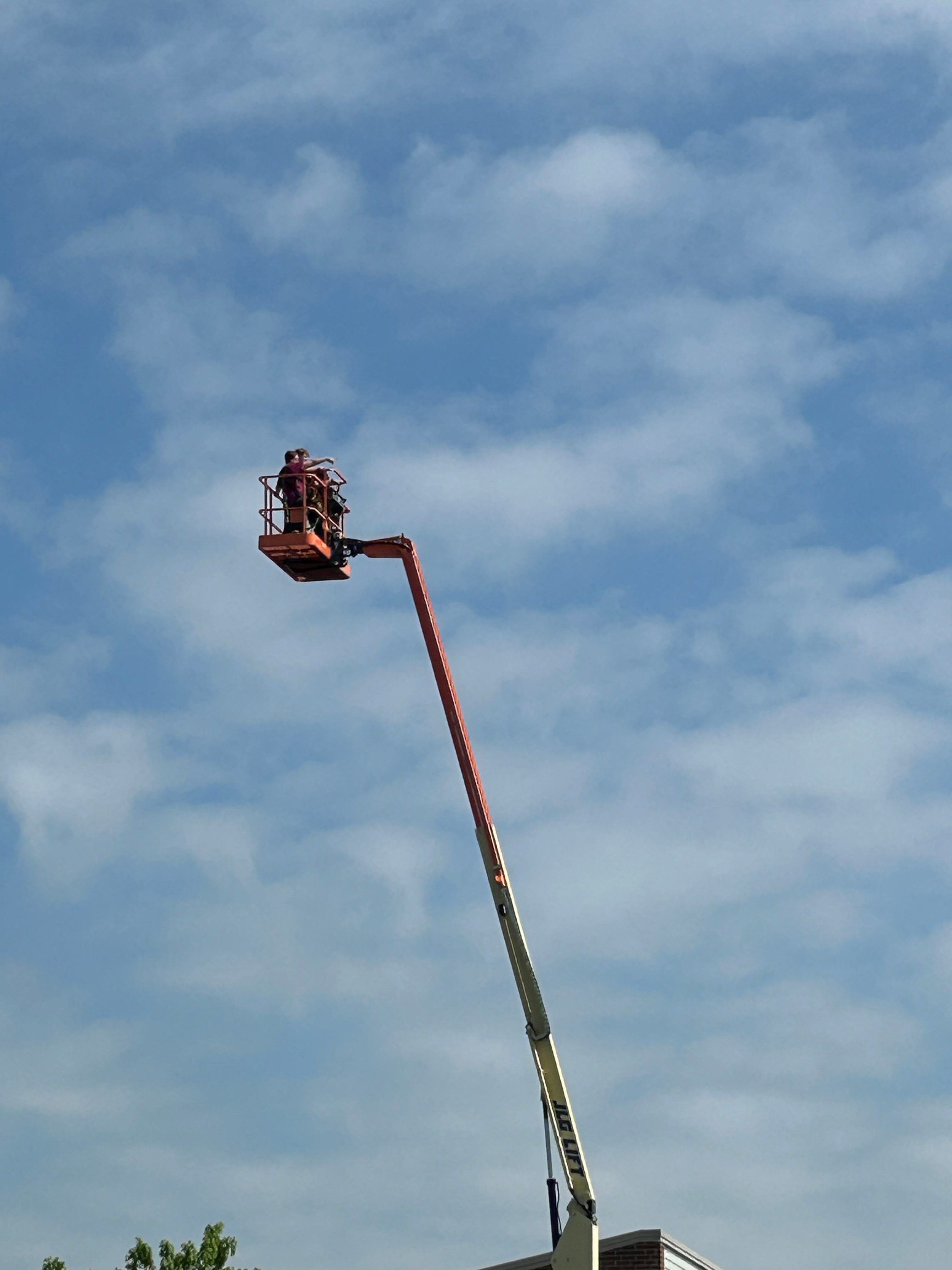 5/7/2024 JLG Lift 60 Ft.