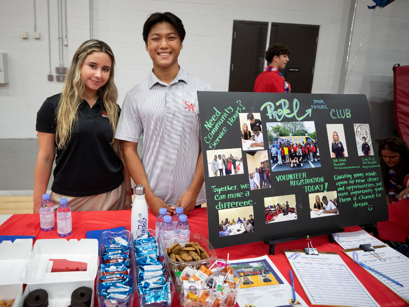 US Students Take Part in Annual Club Fair | Scots in Action story