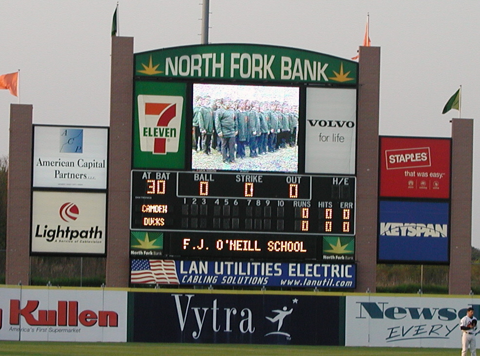 2005 O'Neill Ducks Game Performance Music Defaut Post