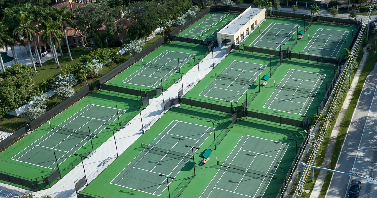 Riviera Tennis Center logo