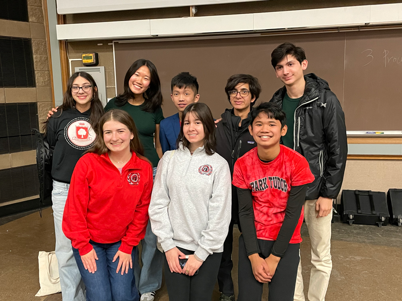 Upper School Quiz Bowl Team Takes First Place in "Buzzathon" | Posts Page