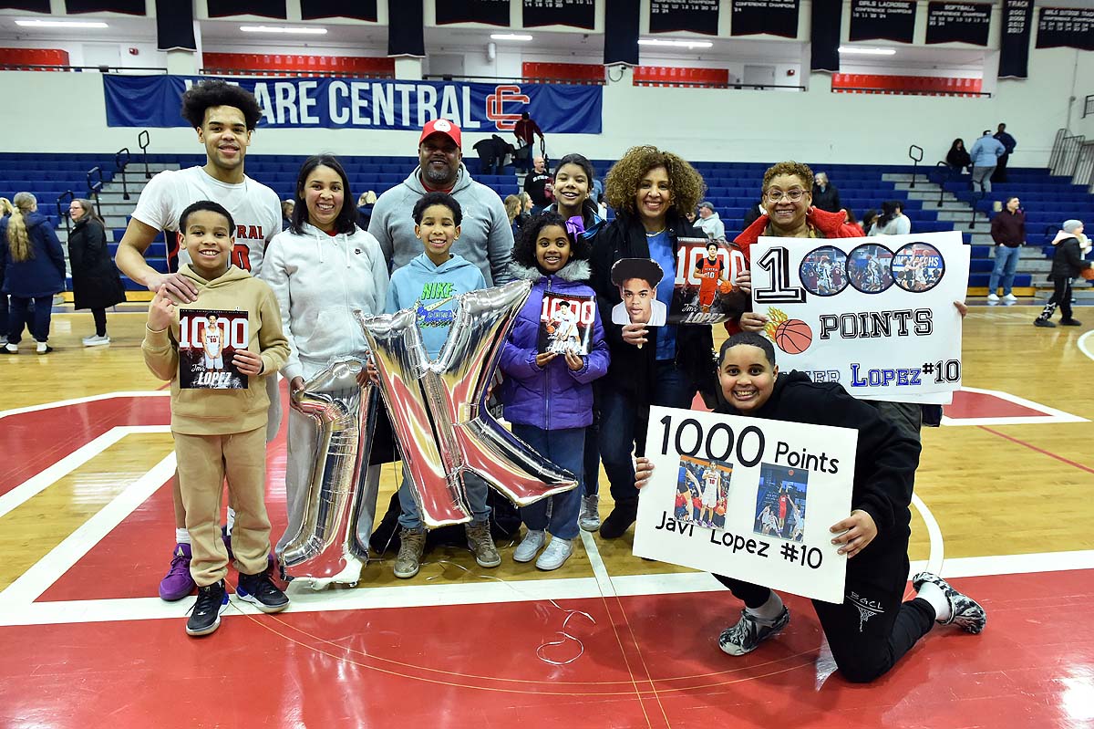 Javi Lopez '26 Celebrates 1,000 Points | Central Catholic High