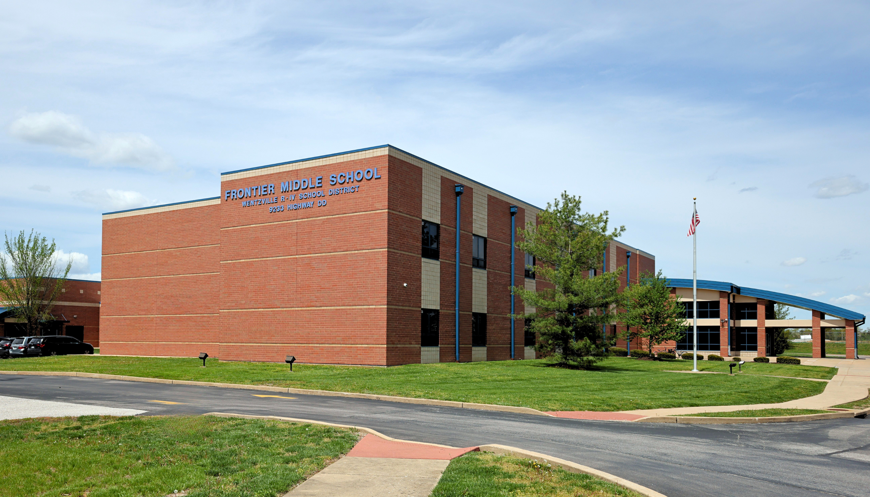 Frontier Middle Building Photo