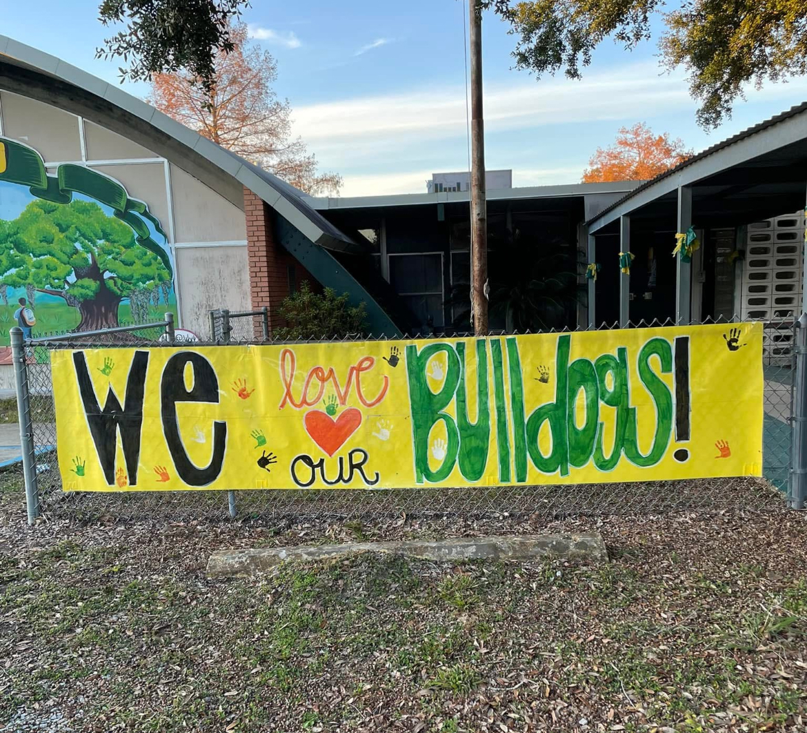 Banner with the words We love our Bulldogs 
