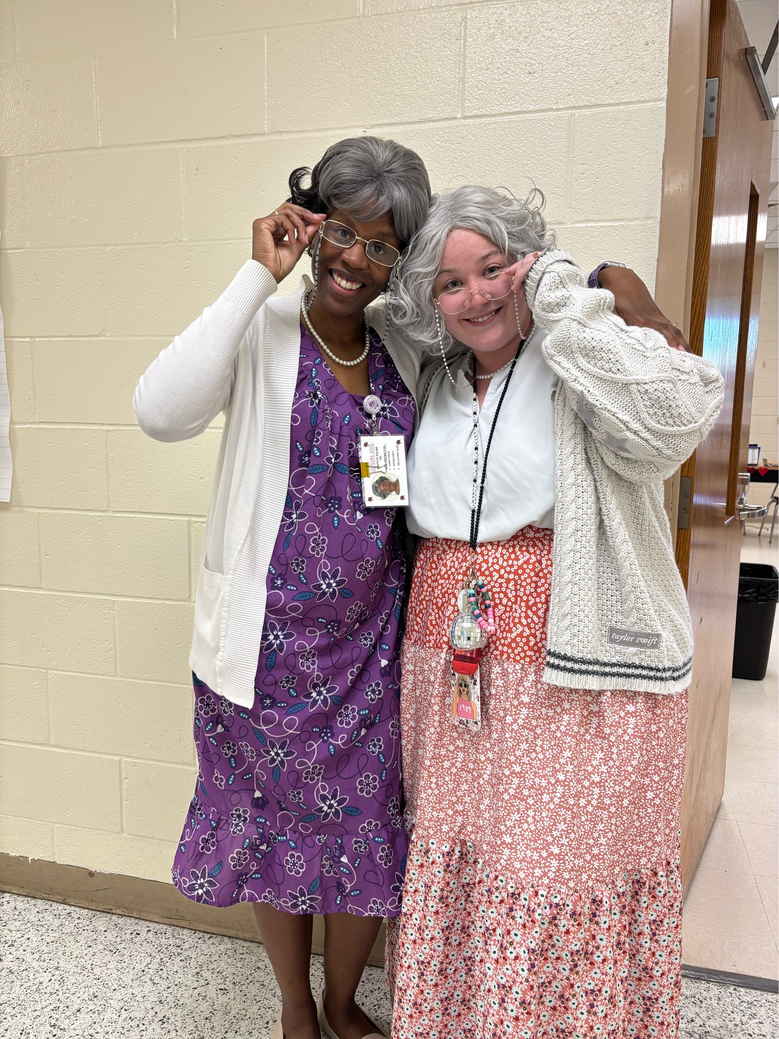 2 teachers dressed up as grannies