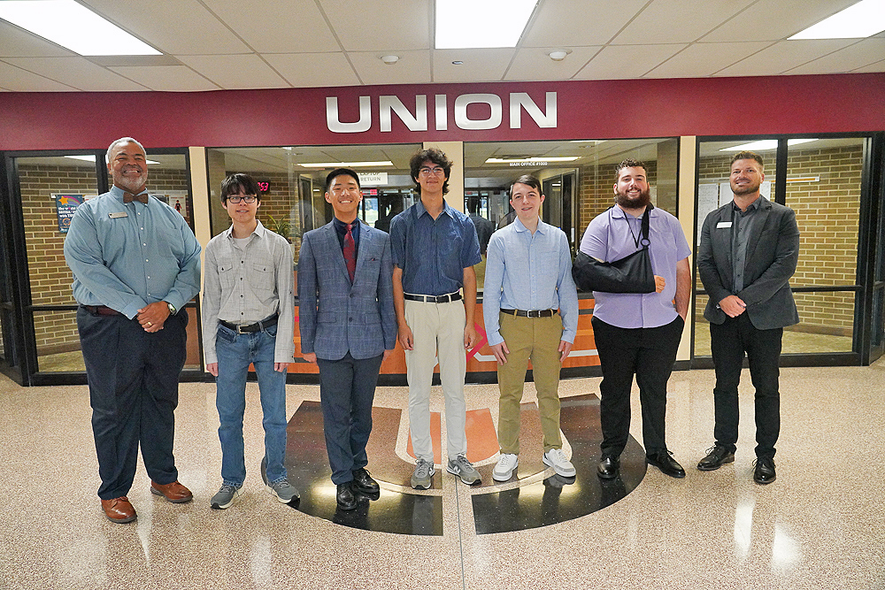 5 Seniors Named National Merit Semifinalists | News Details