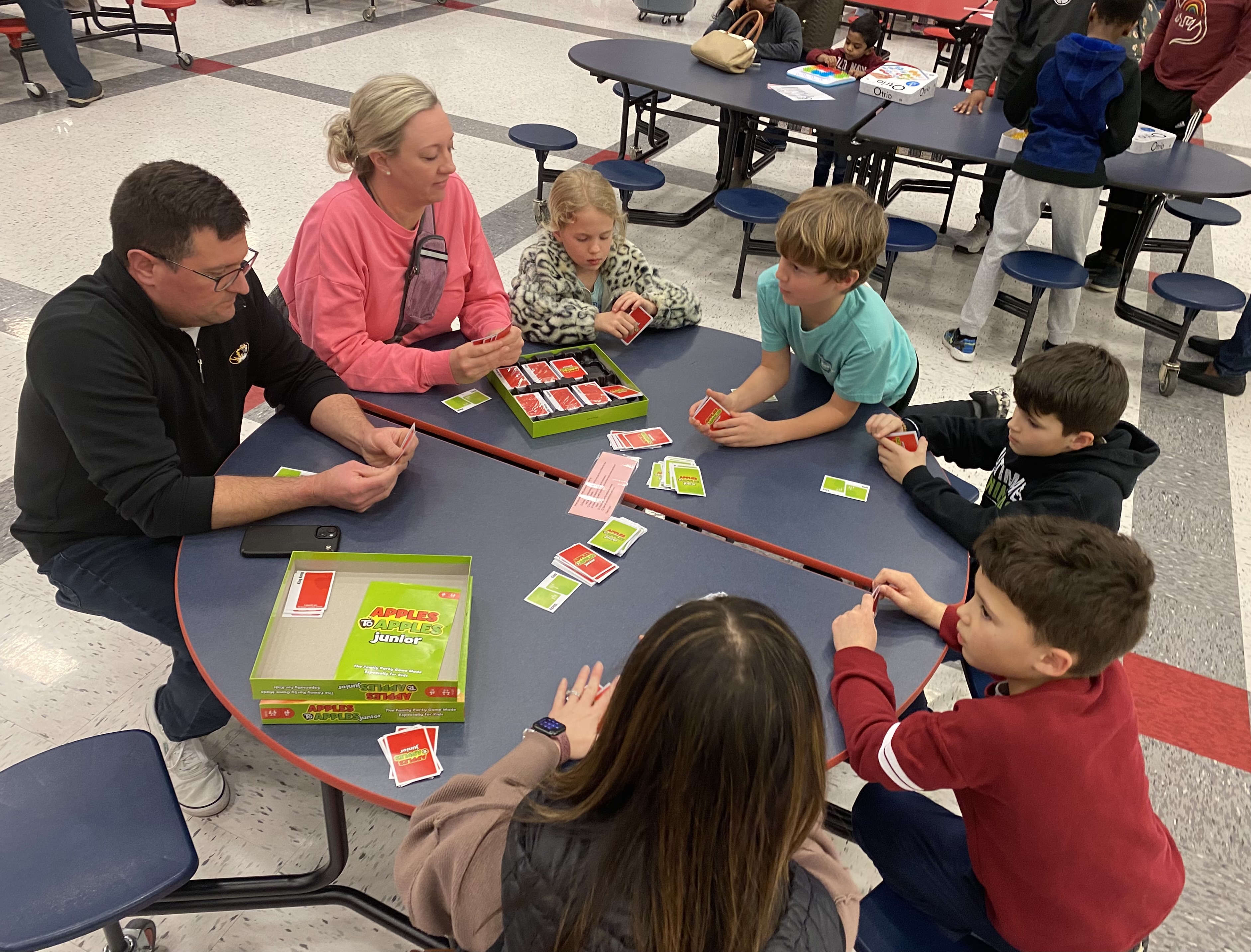 Families play board games at the Horizons Family Game Night