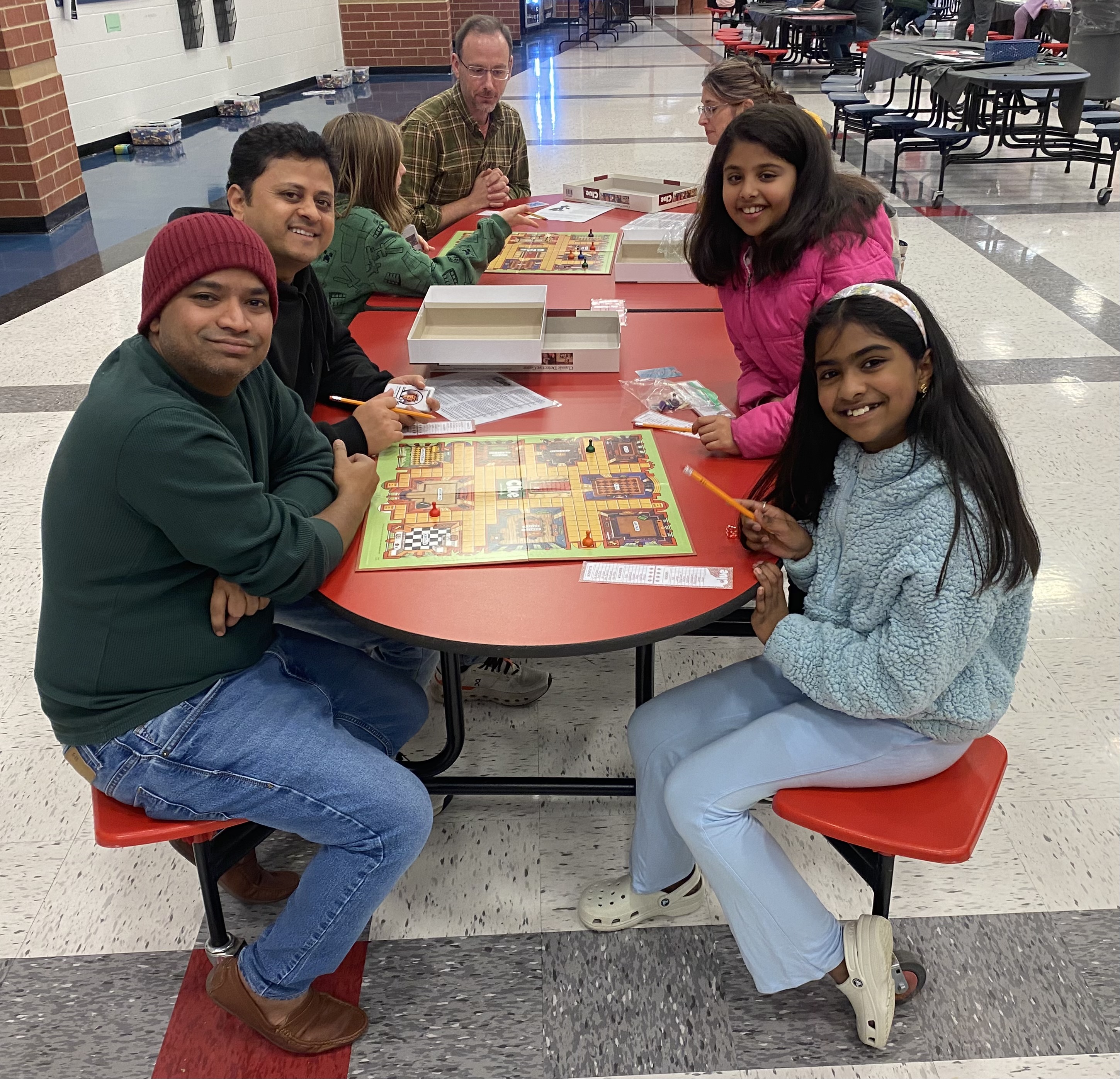 Family playing board games at the Horizons Family Night