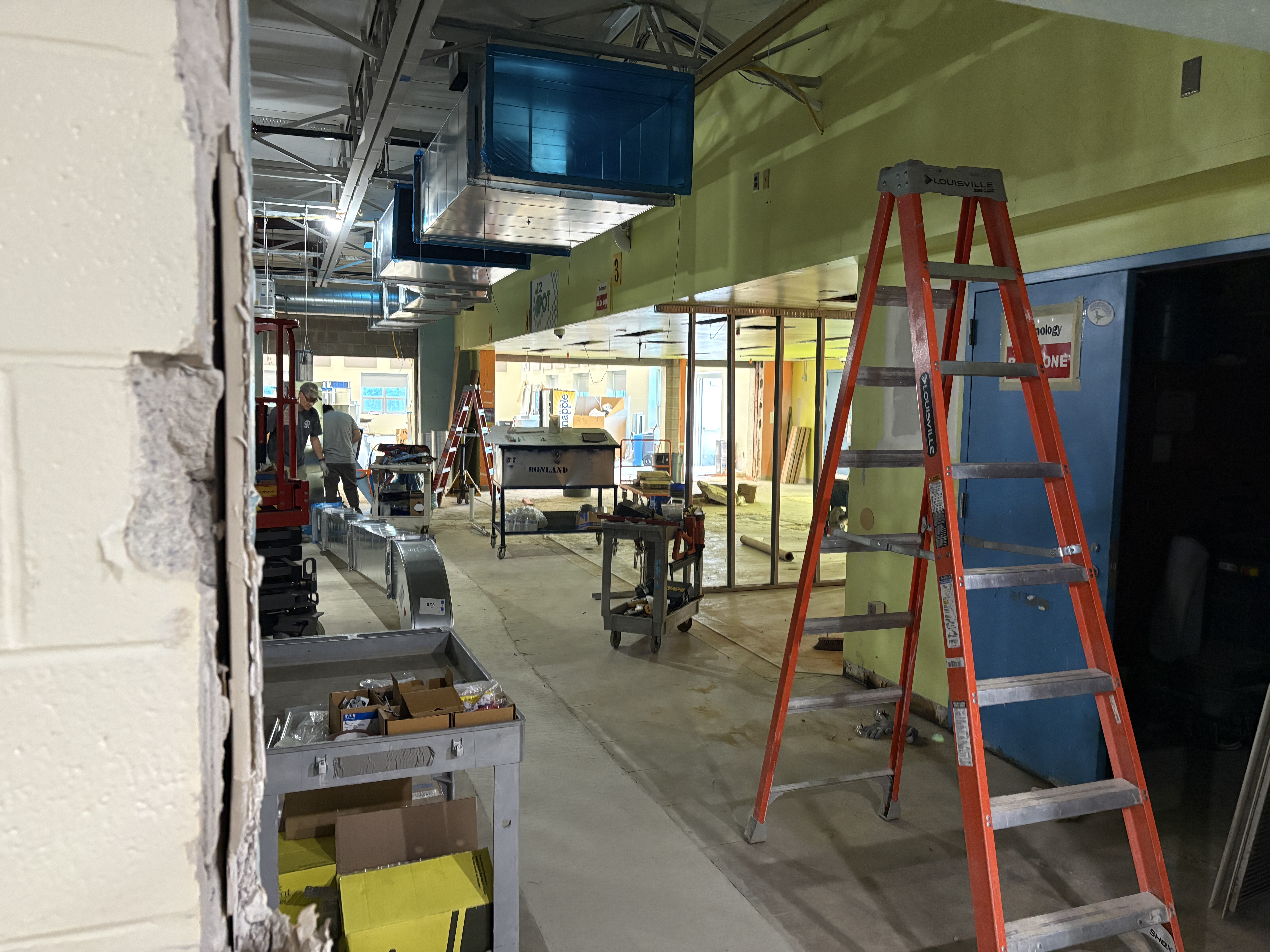 Rosa cafeteria during construction